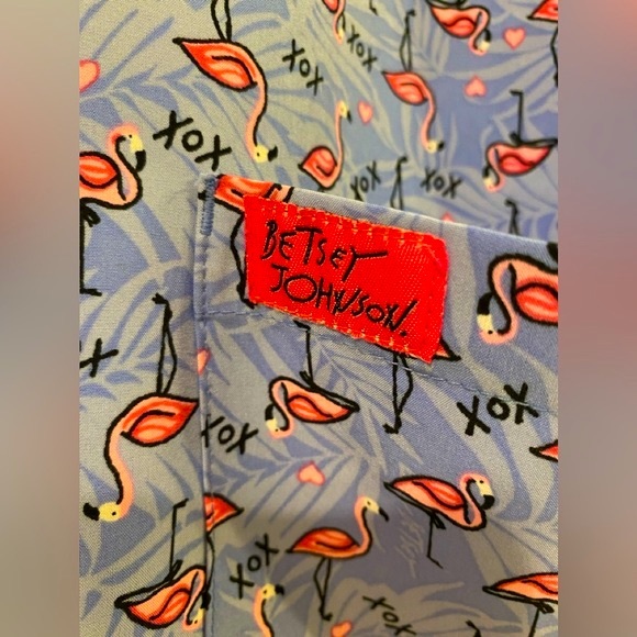 Adorable Koi(Betsy Johnson) scrub top. - Picture 3 of 8